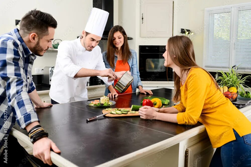 Пова 6 фото professional personal chef cook in customer's private kitchen house giving a coo