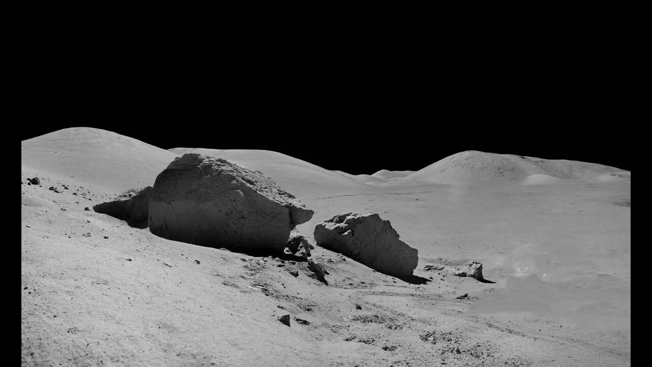 Поверхность луны фото Explore the moon's rocky terrain in stunning detail - YouTube