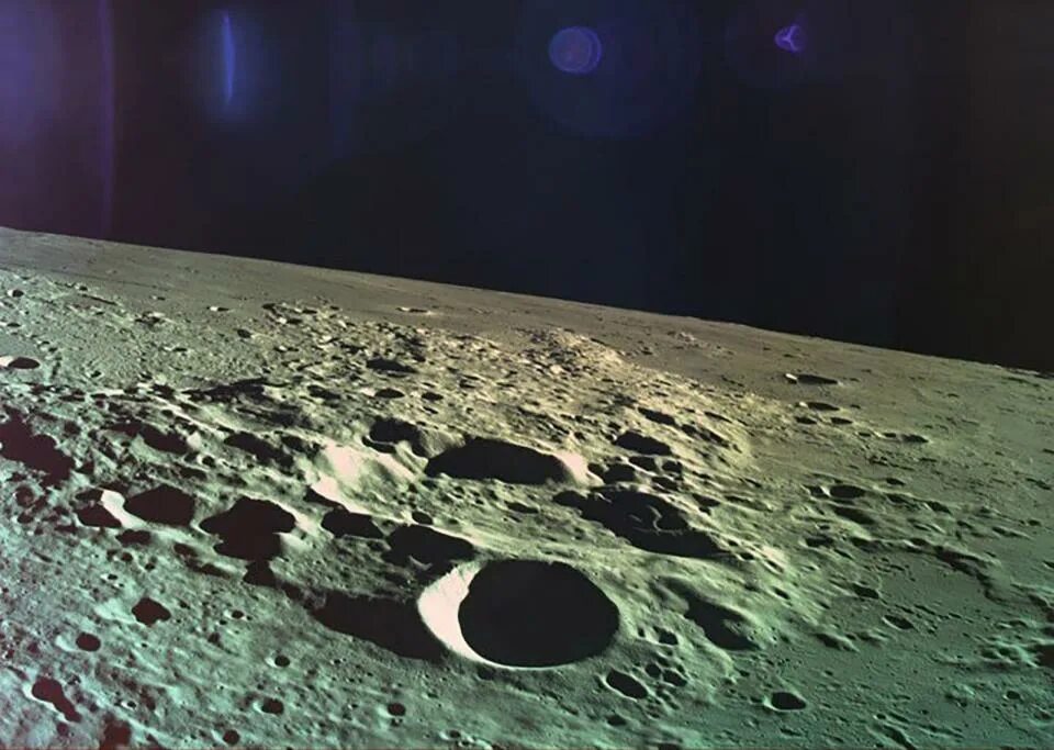 Поверхность луны фото реальные Israel's Moon probe snaps a final photo before crashing