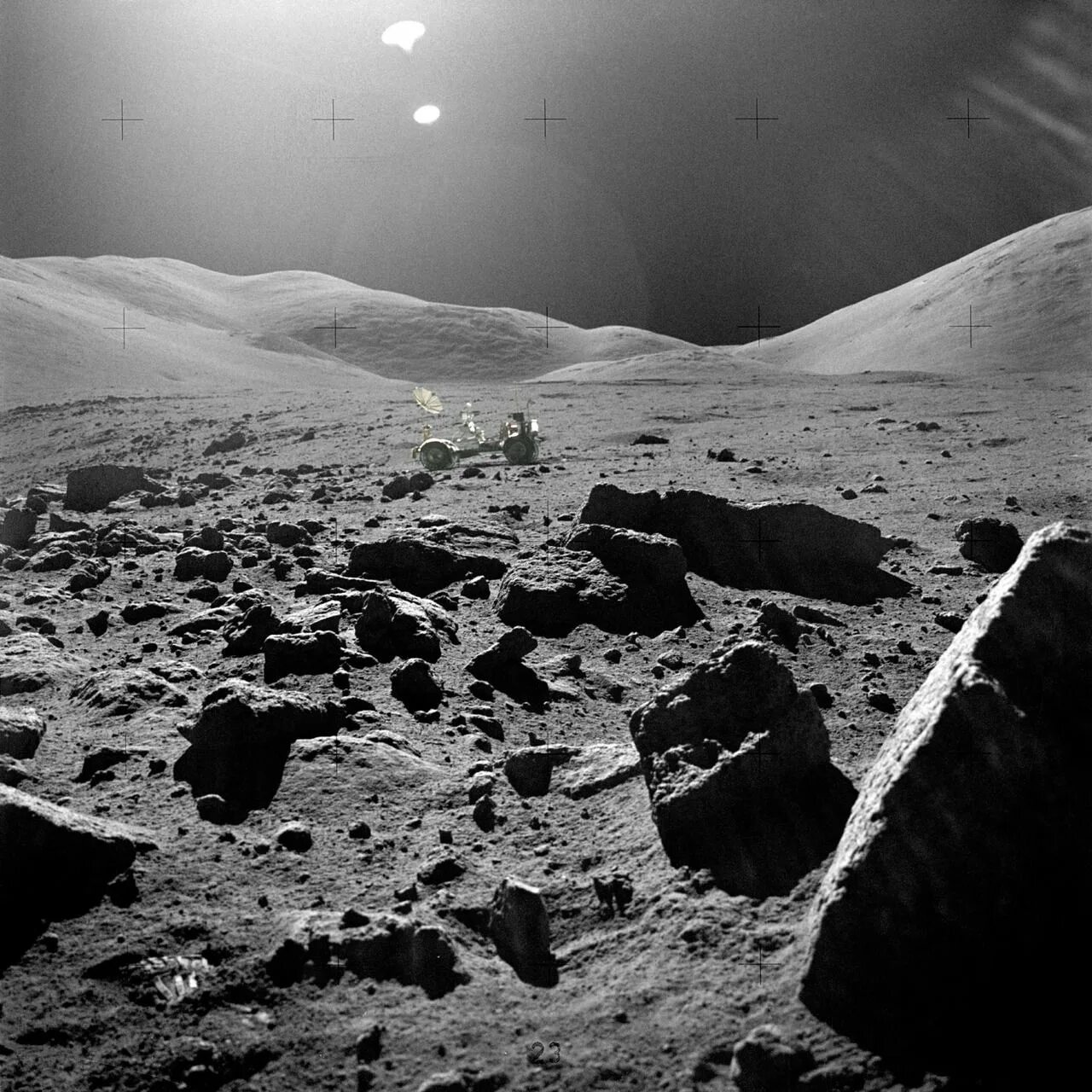 Поверхность луны фото в хорошем качестве One of the Apollo 17 crew photographed this view during lunar surface extravehic