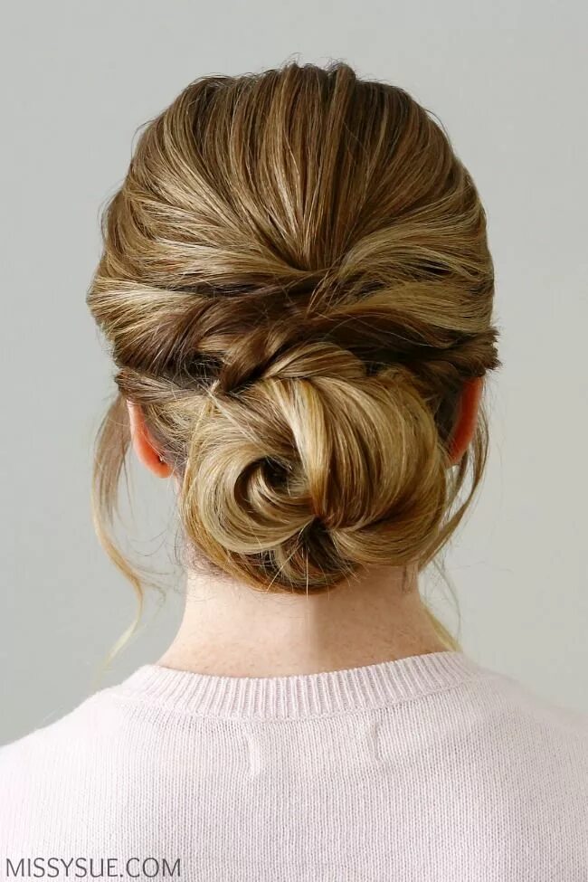 Повседневная прическа фото Twisted Knot Low Bun MISSY SUE Half updo hairstyles, Wedding hair and makeup, Wo