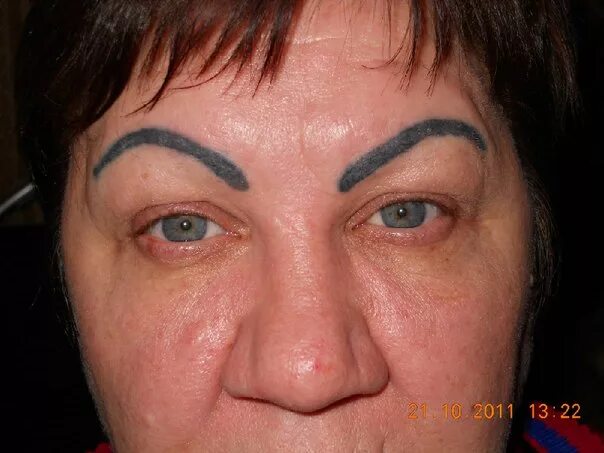 Повторный татуаж Ответы Mail.ru: Зачем некатарые дамы делают себе синий татуаж бровей?... (( дядь