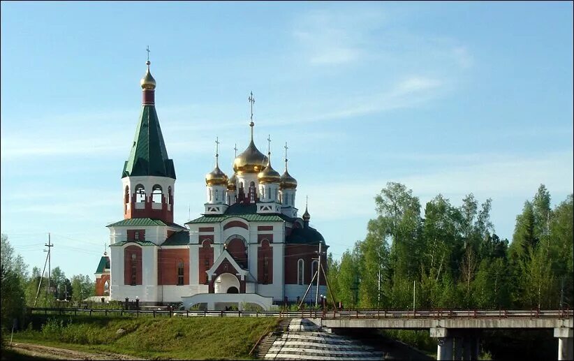 Пойковский фото поселка Tserkov Troitsy Zhivonachalnoy, orthodox church, Россия, посёлок городского типа