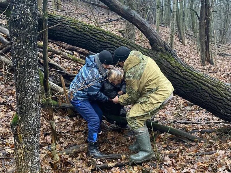 Поймали в лесу фото В Белгородской области полицейские спасли пенсионерку, которая сутки провела в л