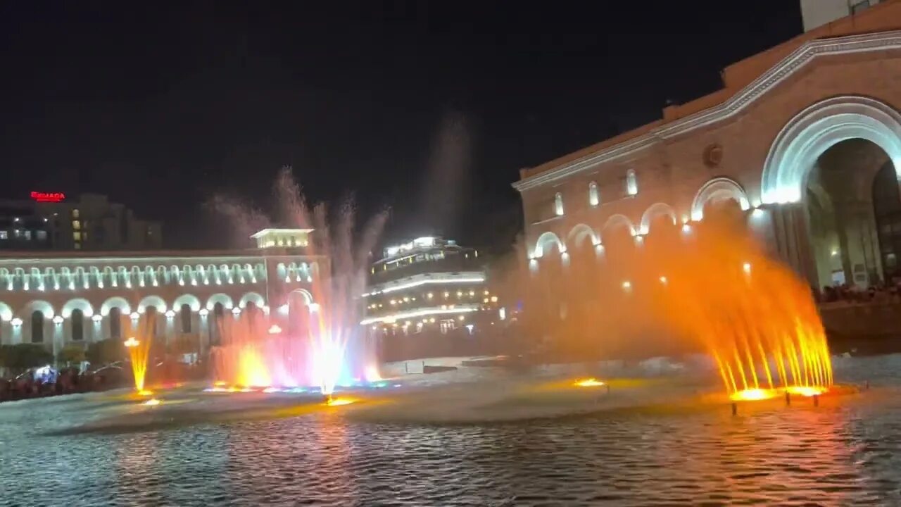 Поющие фонтанчики ереван площадь республики фото Singing fountains on Republic Square in Yerevan - YouTube