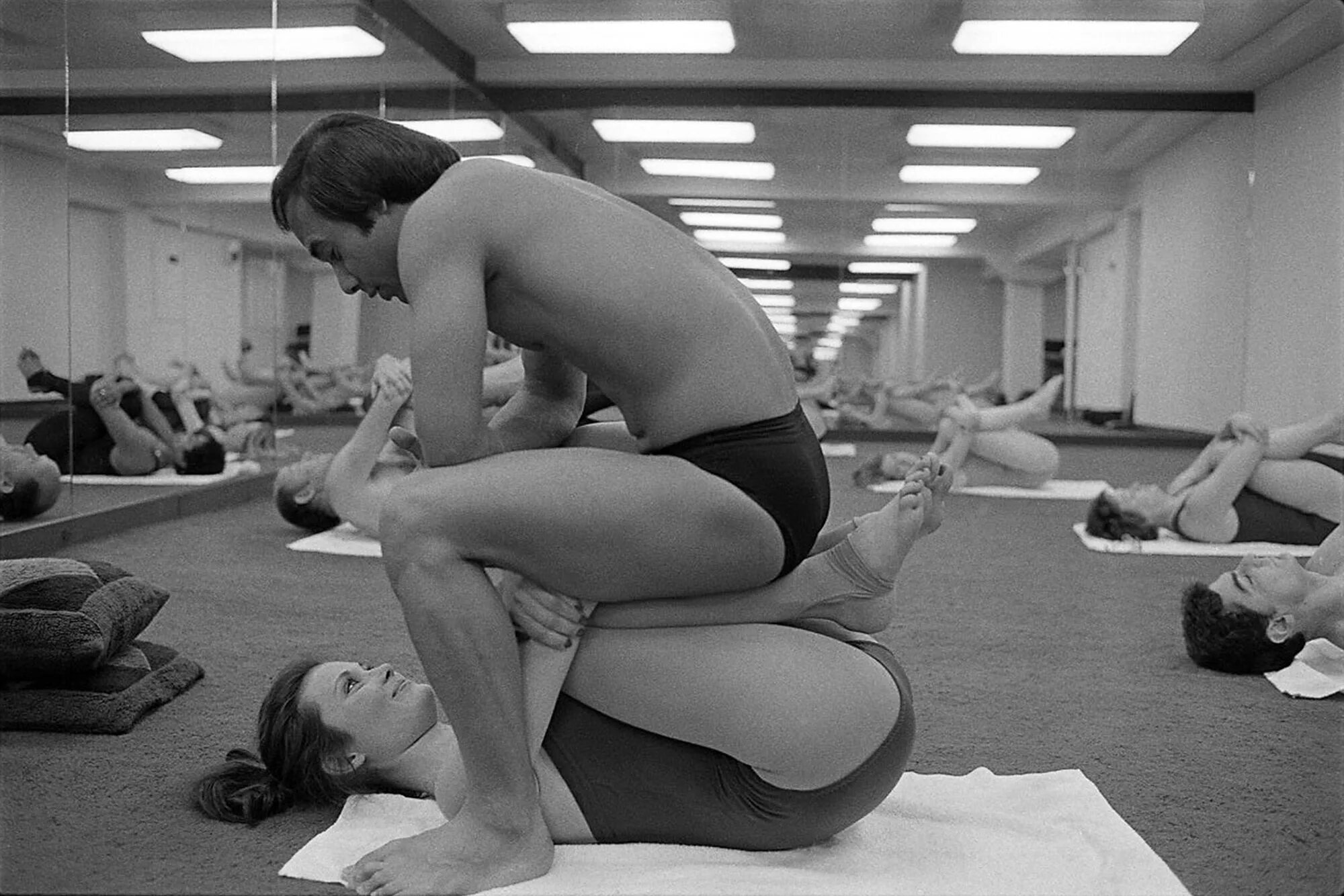 Поза 20 фото Netflix’s 'Bikram: Yogi, Guru, Predator' movie review