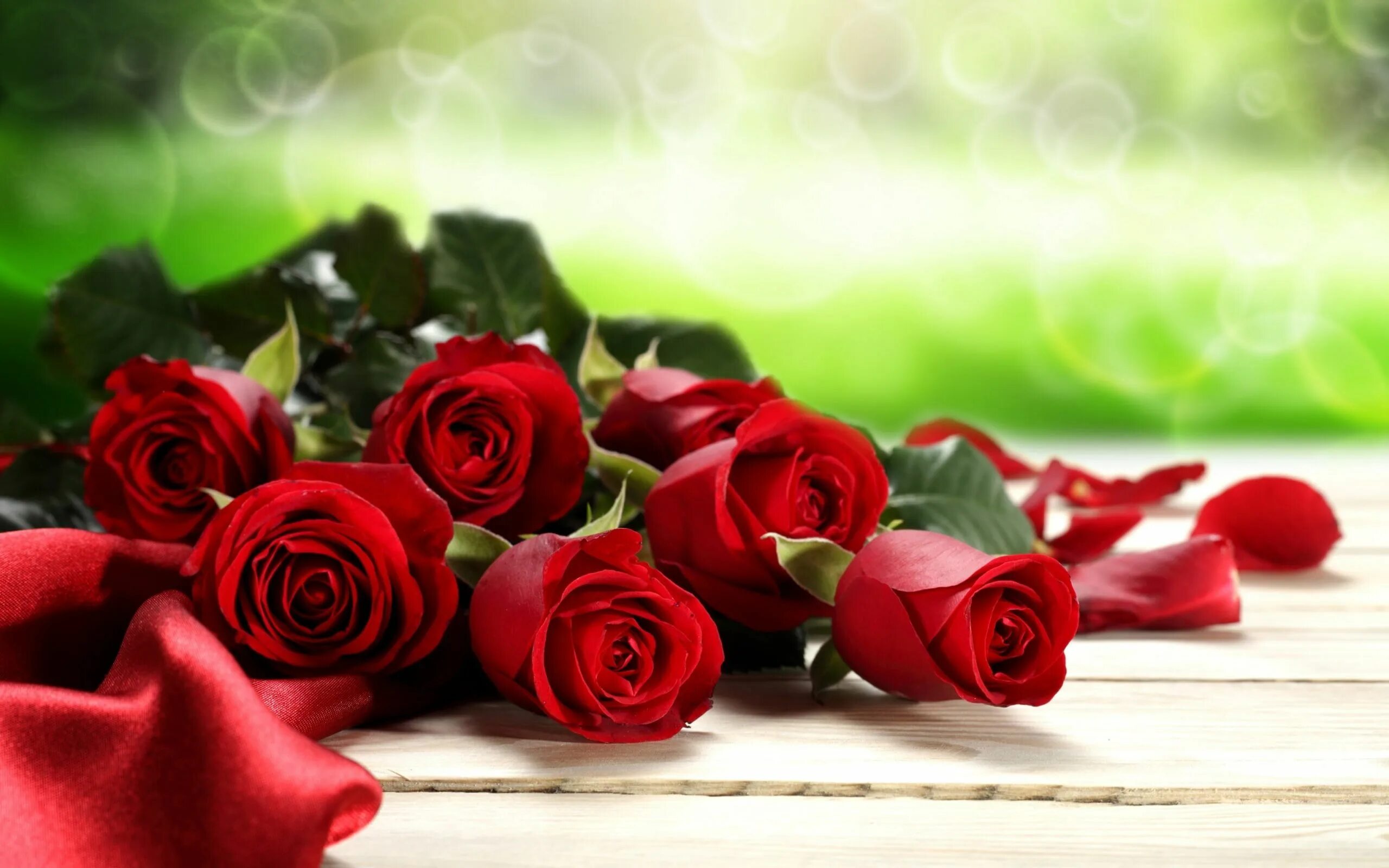 Поздравительная открытка с фото бесплатно Red Roses Valentines Day wallpaper Roses valentines day, Valentines red roses, V