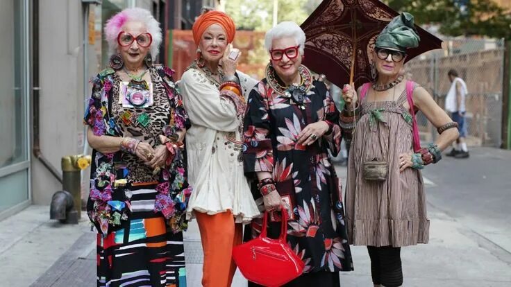 Поздравление модная бабушка в тренде ari seth cohen and his advanced beauties Fashion, Advanced style, Older women fa