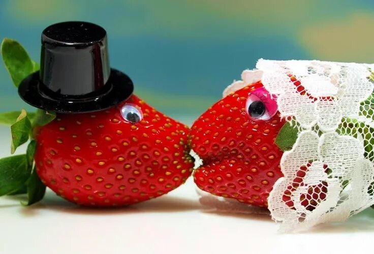 Поздравление с днем свадьбы 33 года картинки Pin on ♥ Love ♥ Food humor, Food art, Wedding strawberries