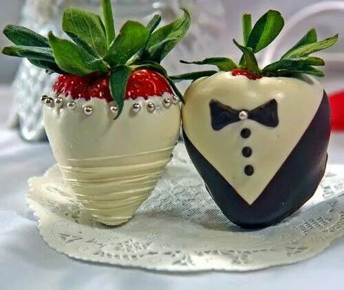 Поздравление с днем свадьбы 33 года картинки Chocolate covered strawberries Chocolates de casamento, Morangos cobertos com ch