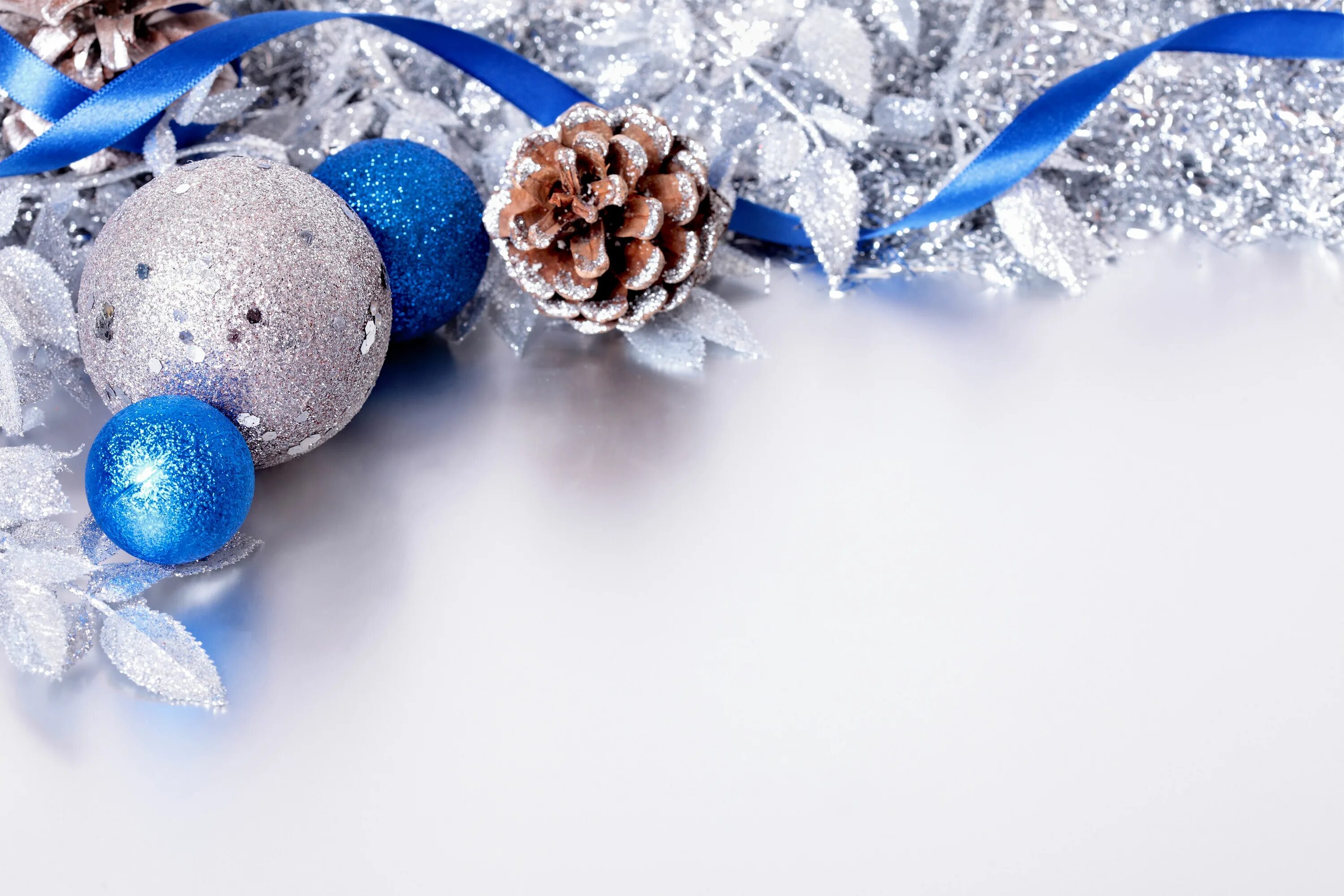 Поздравления с новым 2024 фото Silver and Blue Christmas Background Photo christmas gifts, Blue christmas backg