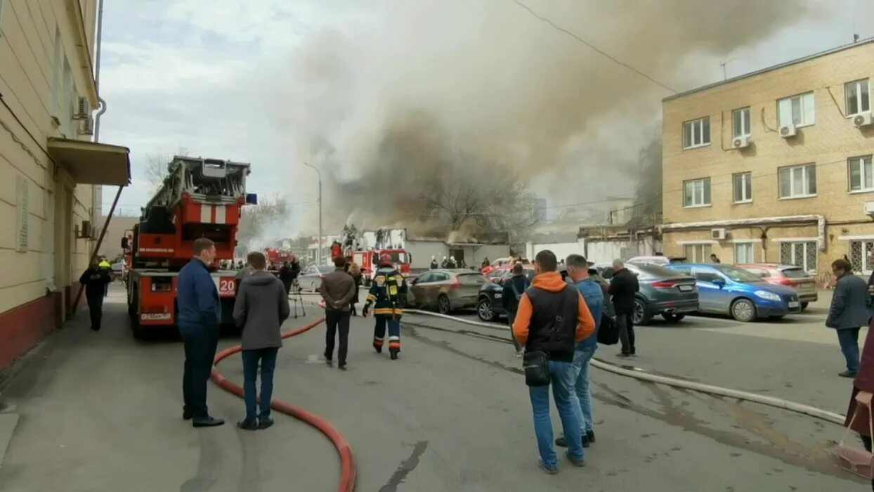 Пожар на бережковской набережной фото Мобильный Репортер