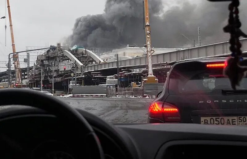 Пожар на бережковской набережной фото Сильный пожар тушат на складе в центре Москвы :: Новости :: ТВ Центр