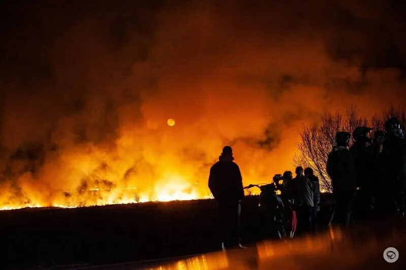 Пожар ночью фото Самый крупный и читаемый канал Нижнего Новгорода! Прямая реклама: https://t.me/ilyalevets Купить рекламу через сервис: https://telega.in/c/moynnov (@Мой Нижний Новгород) — Telegram