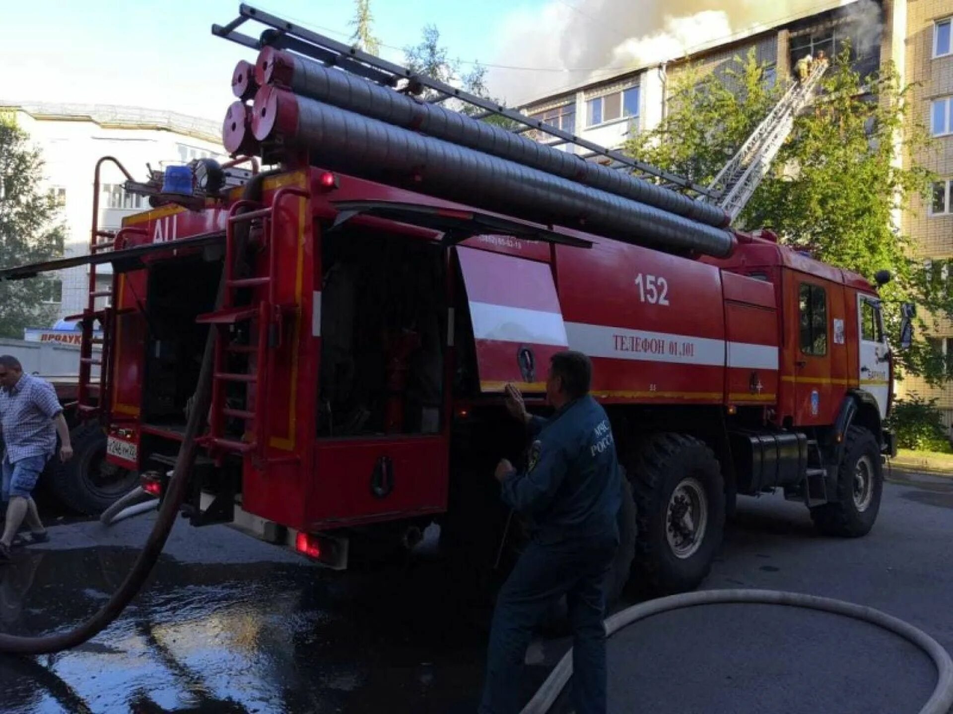 Пожар в барнауле фото Пожар в барнаульской многоэтажке локализован - МЧС - Толк 10.07.2019