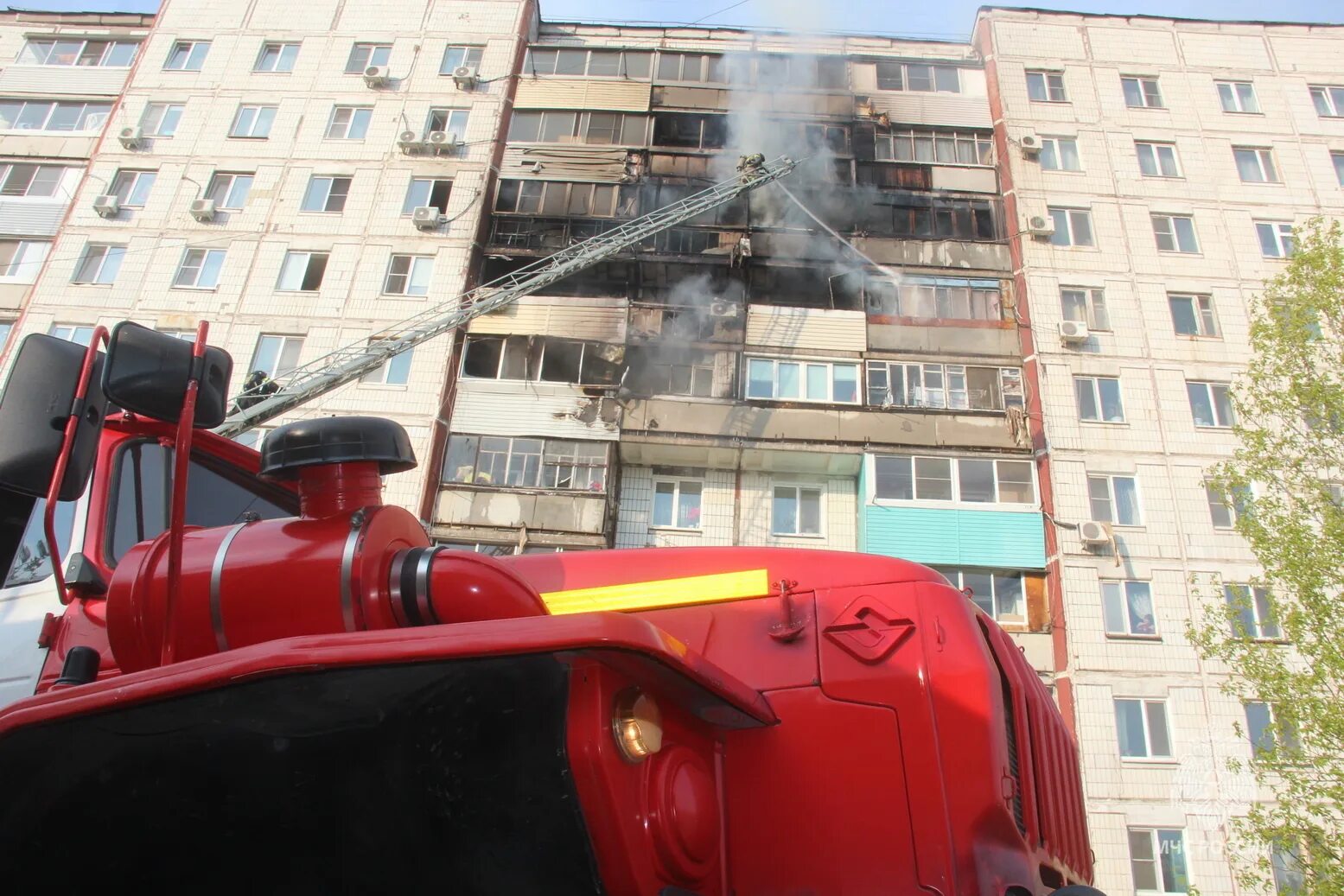 Пожар в хабаровске фото Пожарные ликвидировали возгорание в многоэтажном доме в Хабаровске на переулке О