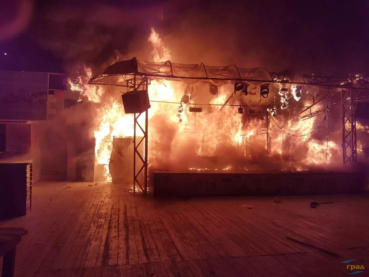 Пожар в клубе фото Пожар на пляже 13 станции Большого Фонтана (фото, видео) " Новости Одессы ГРАД