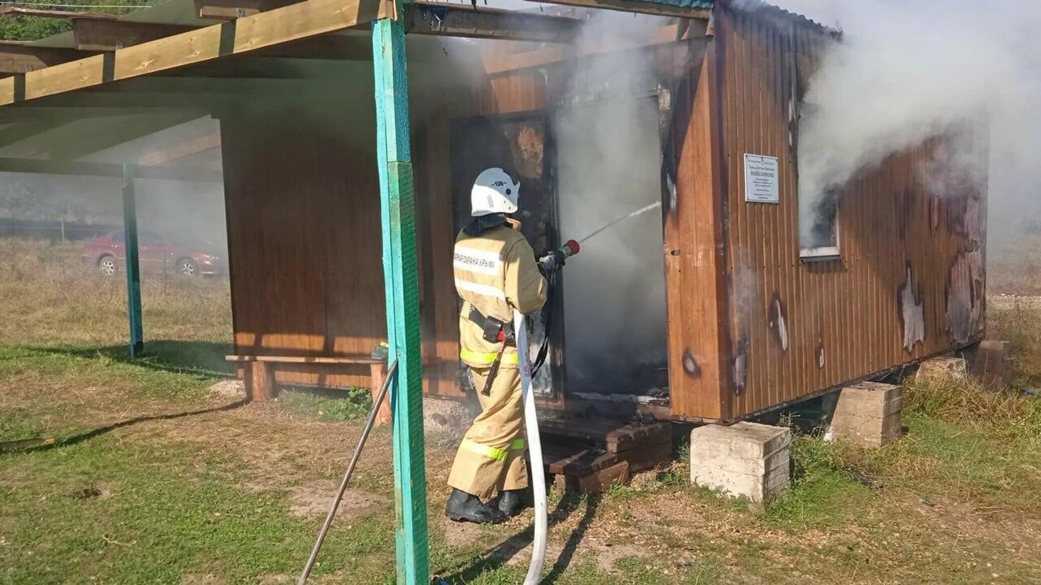 Пожар в крыму фото Часовня сгорела в Бахчисарайском районе Крыма - РИА Новости Крым, 15.08.2023