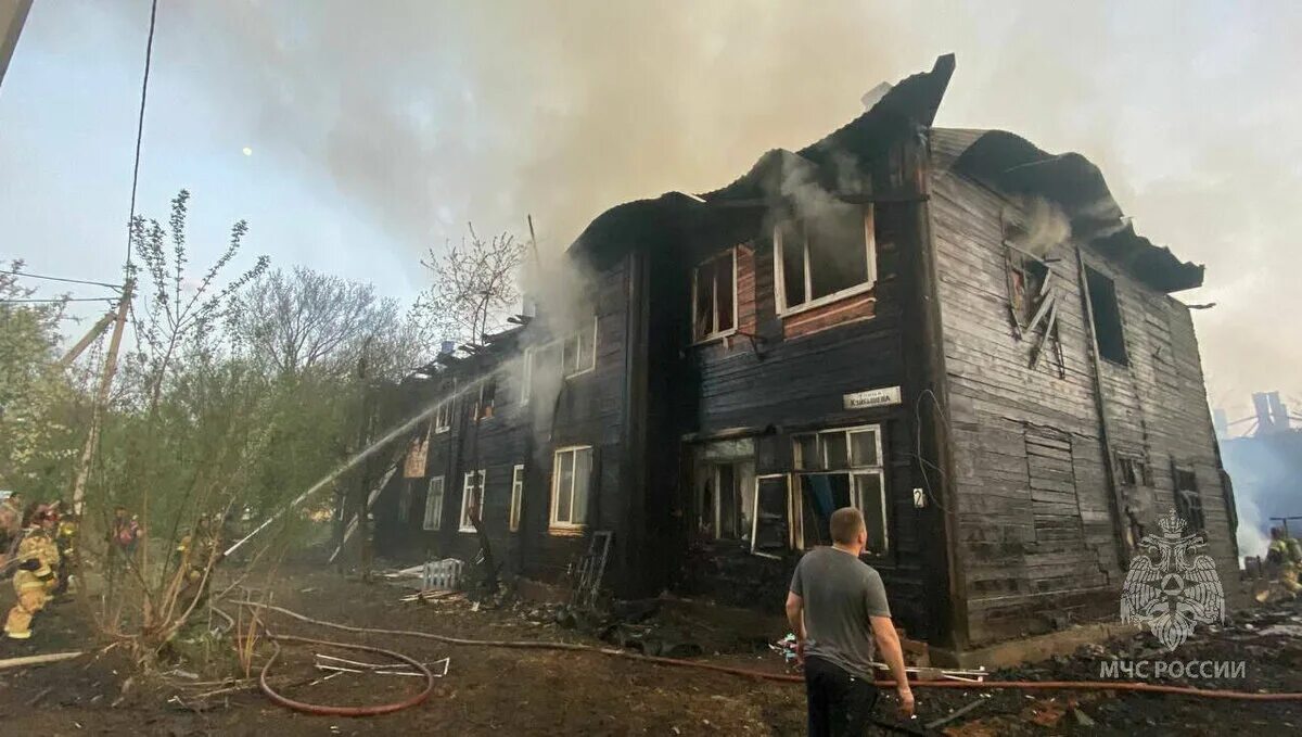 Пожар в сарапуле сегодня показать фото Власти Сарапула: Погорельцев разместят в общежитиях учебных заведений города udm