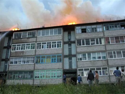 Пожар в вельске сегодня фото и видео В Вельске из-за пожара пришлось эвакуировать жилой дом АиФ Архангельск