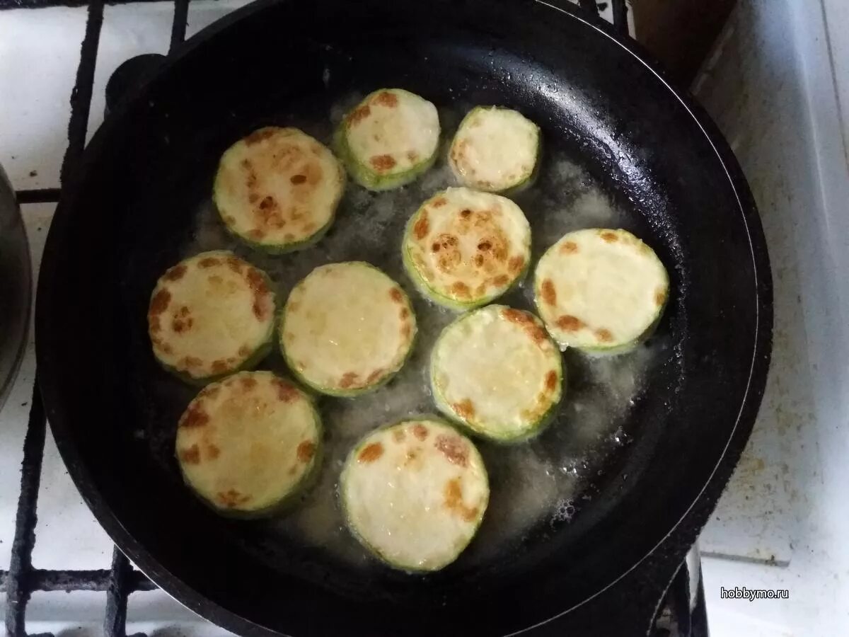 Пожарить кабачки на сковороде фото Кабачок жареный кружочками на сковороде - CoffeePapa.ru