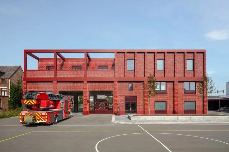 Пожарная станция ул профессора баранова 1 фото Happel Cornelisse Verhoeven builds red Fire Station Wilrijk in Antwerp Fire stat