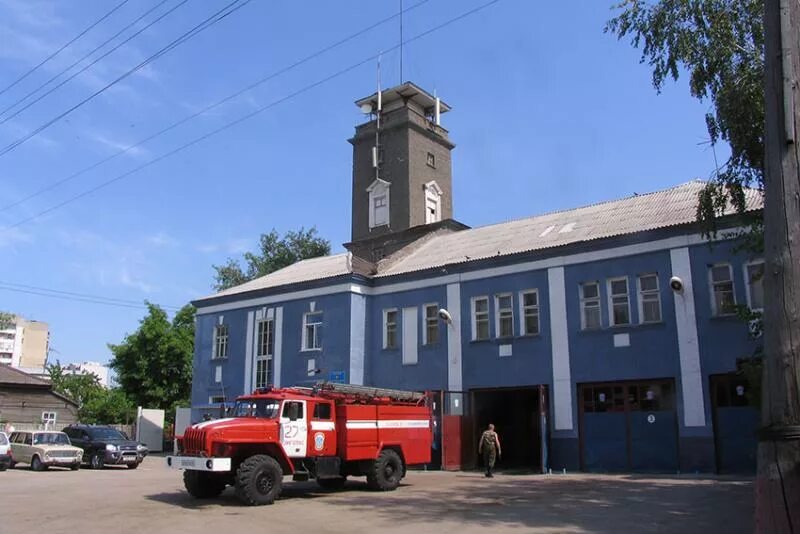 Пожарная станция ул профессора баранова 1 фото Памятник пожарной машине ПМЗ-27 - Волга Фото