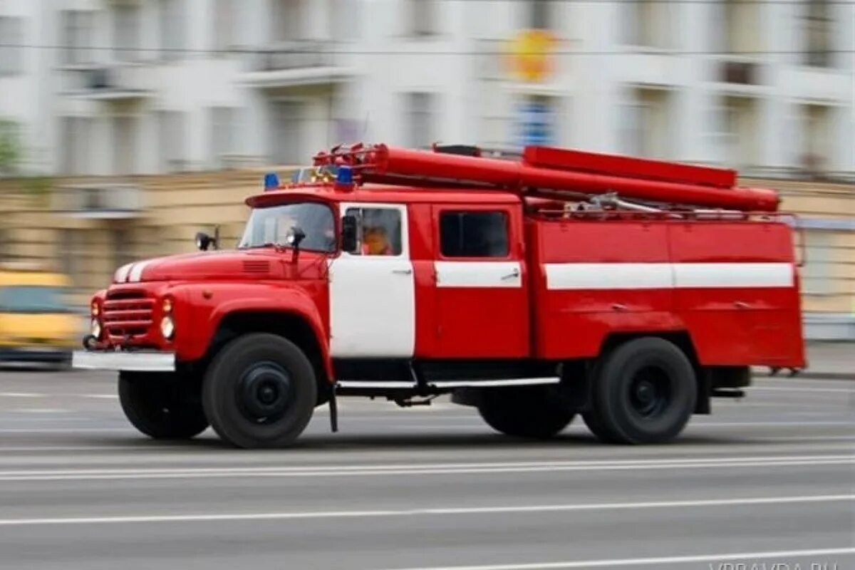 Пожарные автомобили фото 23 пожарные машины тушили склад "Леруа Мерлен" в Новосибирске - МК Новосибирск