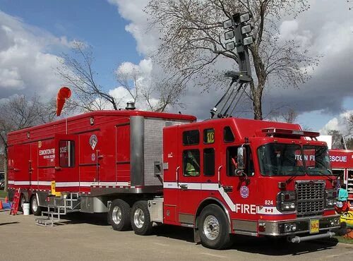 Пожарные техники фото Decontamination unit Fire trucks, Fire engine, Emergency fire