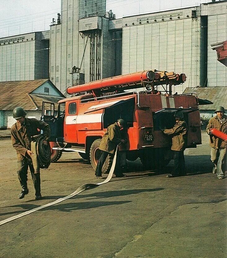 Пожарный ссср фото ZiL-130 nel 2024 Vigili del fuoco, Fuoco