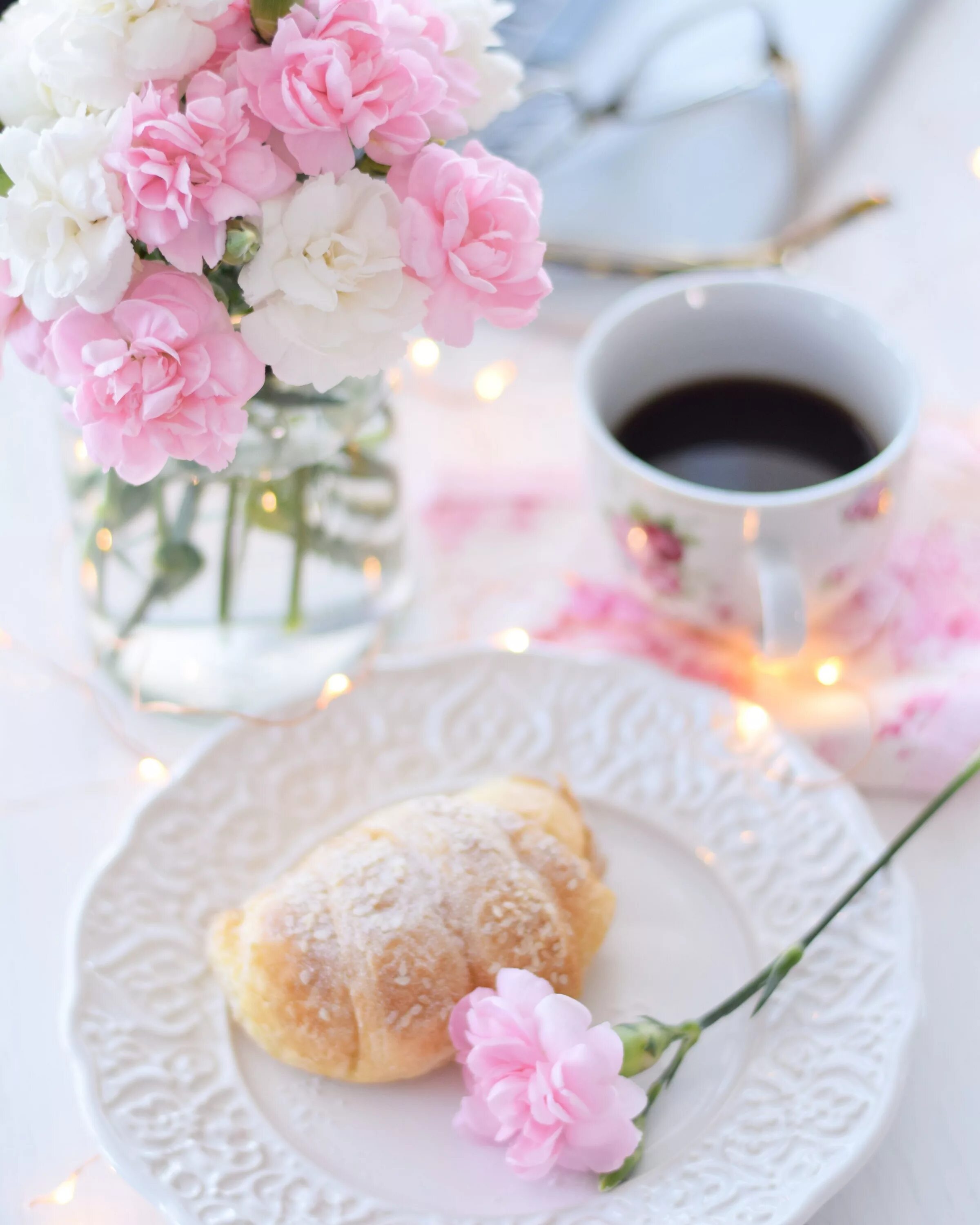 Пожелания хорошего дня нежные картинки Croissants and flowers Kopi, Ulang tahun, Kreatif