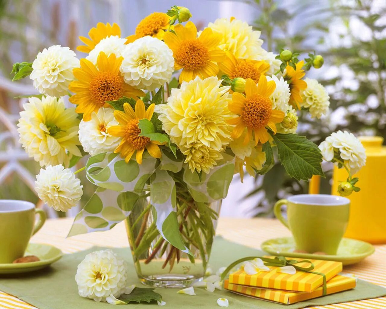 Пожелания с началом дня красивые картинки Beautiful Yellow Flowers. Thanksgiving floral arrangements, Flower arrangements 