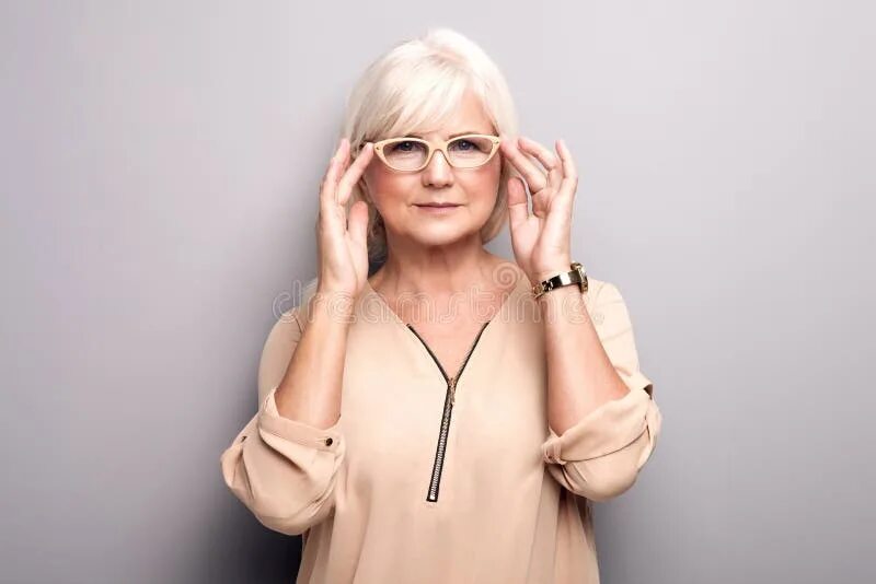 Пожилая женщина в очках фото Portrait of Senior Woman in Eyeglasses. Stock Photo - Image of delicate, delight