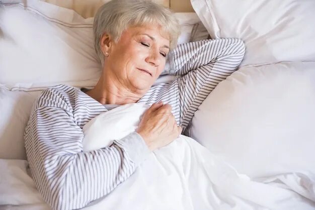 Пожилые женщины на кровати фото Page 2 Old Woman Sleeping Images - Free Download on Freepik