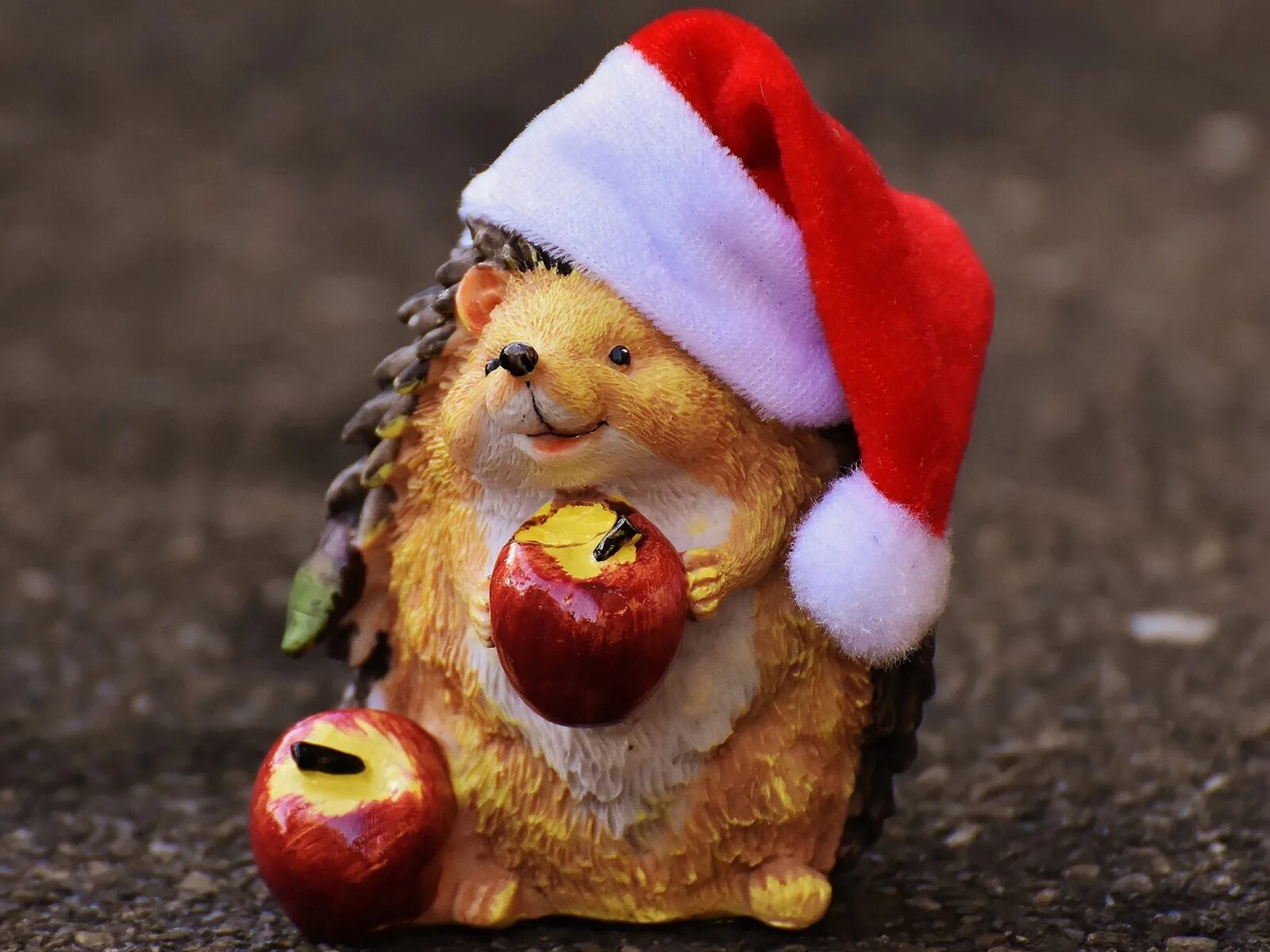 Позитивная картинка новый год Download wallpaper smile, background, holiday, apples, toy, new year, Christmas,