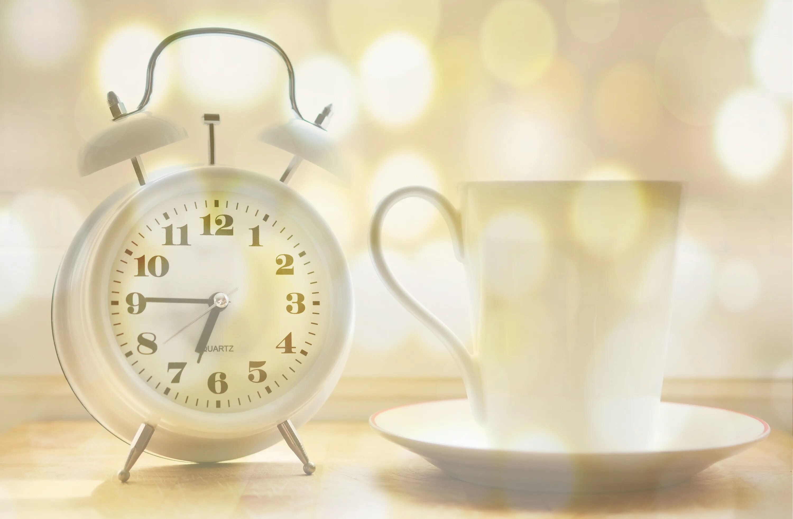 Позитивное утро фото картинки White Alarm Clock Coffee Cup free image download