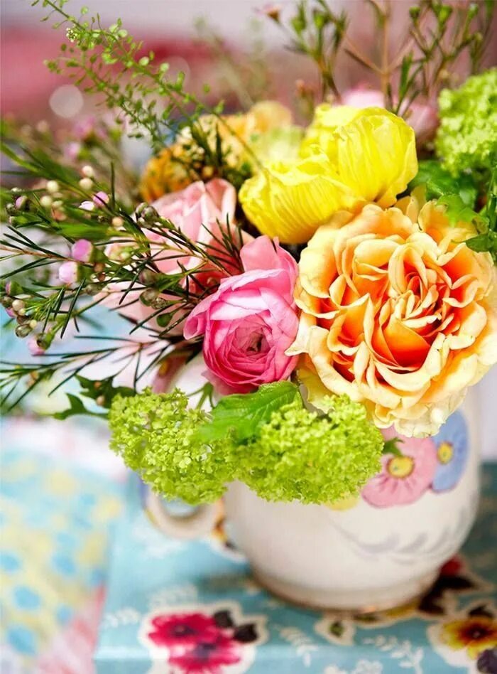 Позитивные цвета картинки Pin by Treena Manion on in color Flowers, Flower arrangements, Love flowers