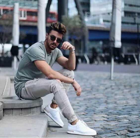 Позы для фото мужчины на улице 21 Tendências da Moda Masculina Para o Verão 2021 - Canal Masculino Street fashi