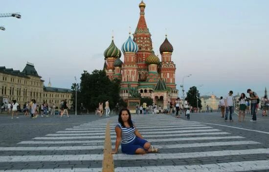 Позы для фото на красной площади ГУМ - Picture of Red Square, Moscow - Tripadvisor