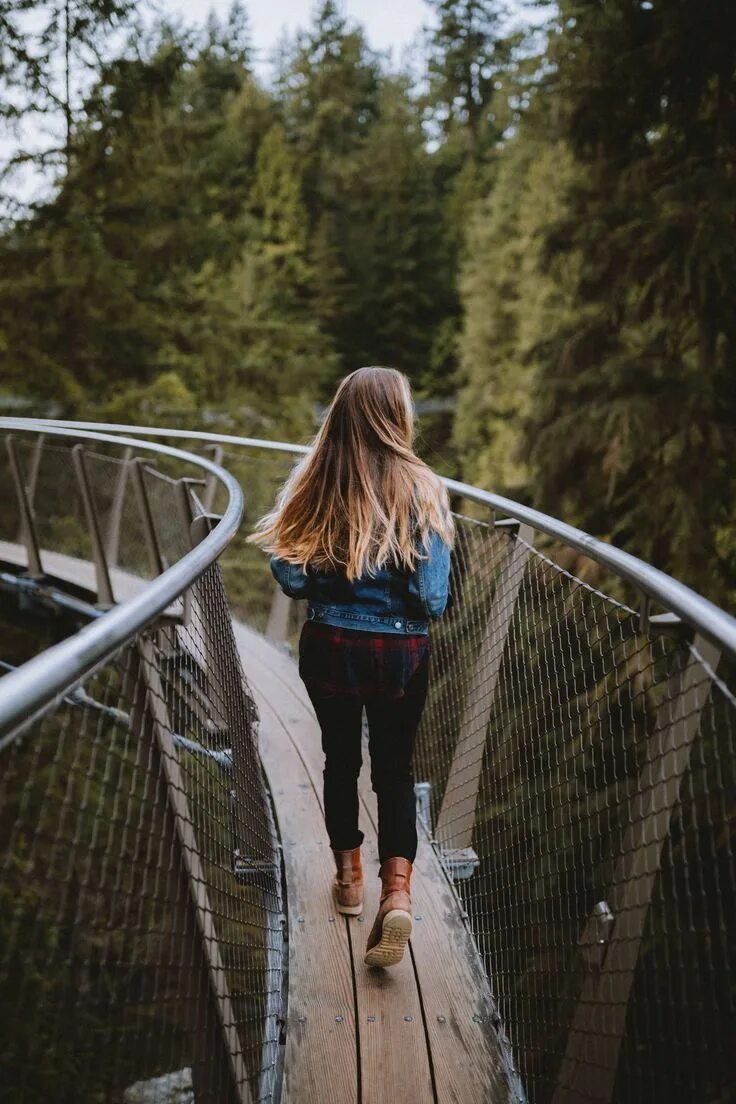 Позы для фото на мосту What To Expect At Capilano Suspension Bridge Park in Vancouver, Canada - The Man