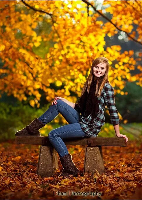 Позы для фото на природе осень Senior Portrait / Photo / Picture Idea - Girls - Fall - Bench Фотосесія, Осінь, 