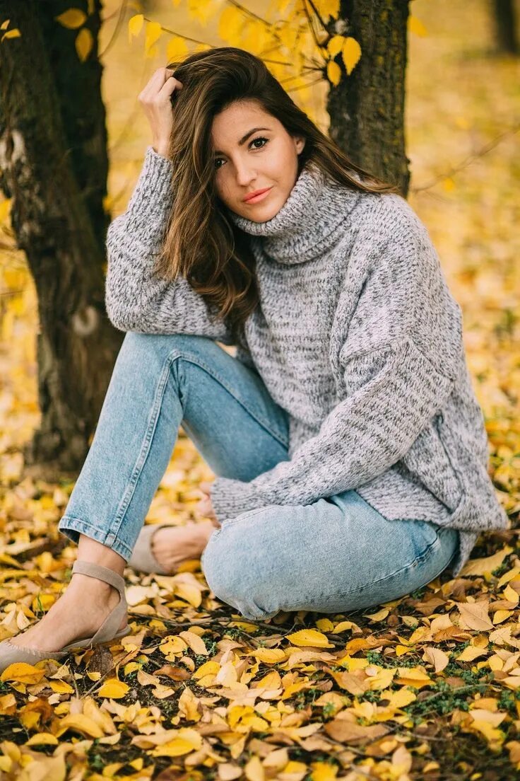 Позы для фото осенью Pin by Amber Sinclair-Wiley on Senior pictures Girl photography poses, Autumn ph