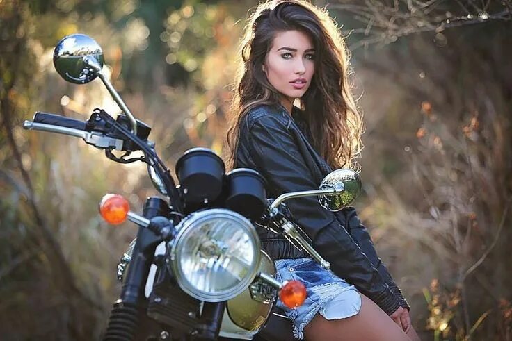 Позы для фото с мотоциклом Пин от пользователя DOLCE LENA на доске DONNE E MOTORI Фотография мотоцикла, Мот