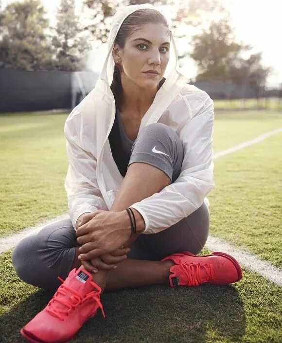 Позы для фото в спортивном костюме Hope Solo Futebol feminino, Goleiro e Modelos