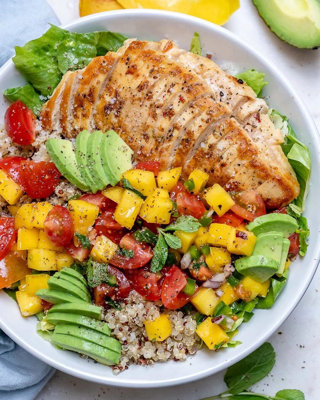 Пп рецепты курицы с фото Eat Clean with these Healthy Mango Salsa Chicken Bowls! Clean food crush, Clean 