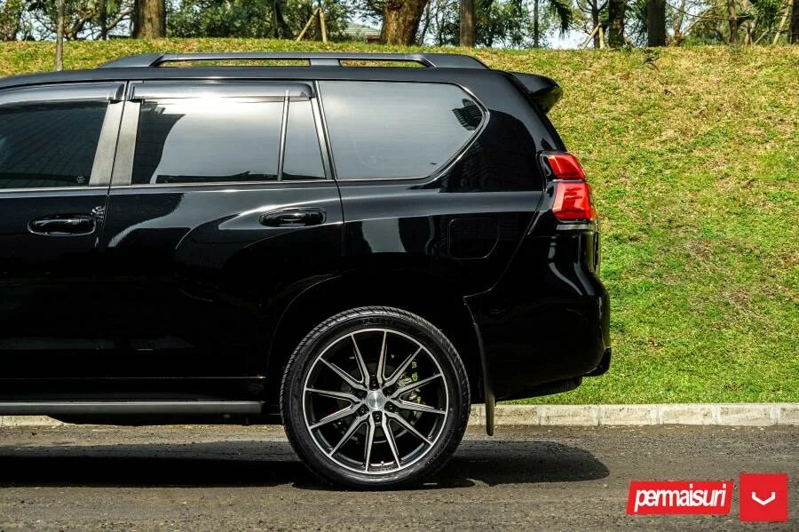 Прадо 150 на 20 дисках фото Детали экстерьера Toyota Land Cruiser Prado by Permaisuri on Vossen Wheels (HF6-