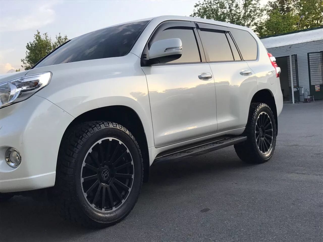 Прадо на 20 дисках фото Очень круто смотрится TOYOTA Land Cruiser Prado 150, на дисках из нашего магазин