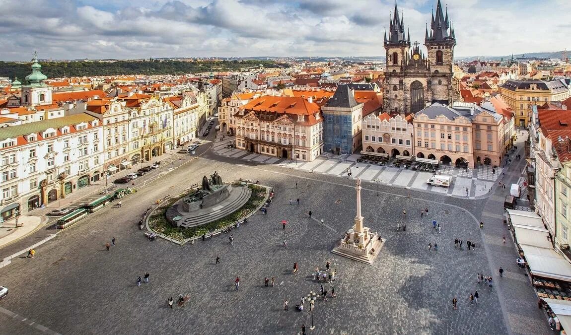 Прага фото площади Jan Hus Monument Kidpassage Family Review