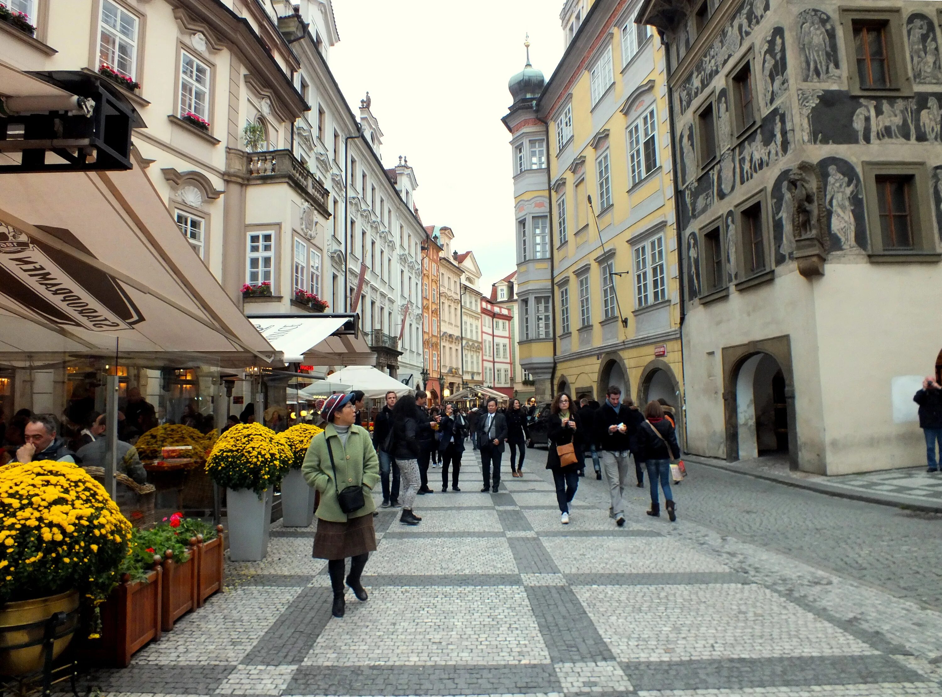 Прага ул мира 22 фото File:Prague Street in old town.JPG - Wikimedia Commons