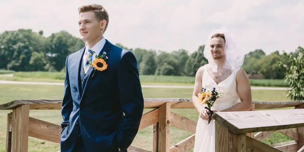 Пранк свадьба фото Bride pulls perfect prank on groom during 'first look' photos at their wedding